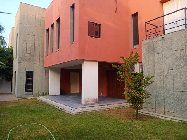 Villa-Safal Amrakunj