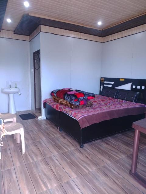 Khairaling Mahadev Hotels