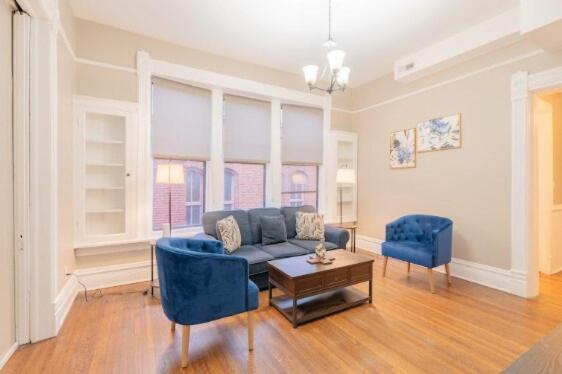 Chic & Cozy 4BR Apt In Lakeview Near Wrigley Field