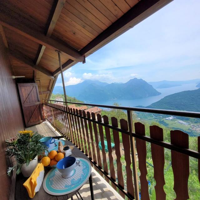 La Mansardina sul lago Mountain Lake Iseo Hospitality