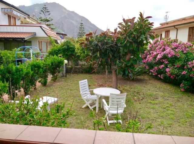 Casa con Giardino e Terrazzo vicino al Mare