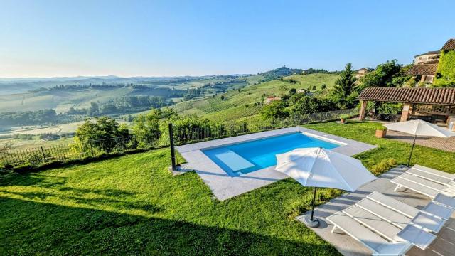 Villa Perla, hilltop location with pool