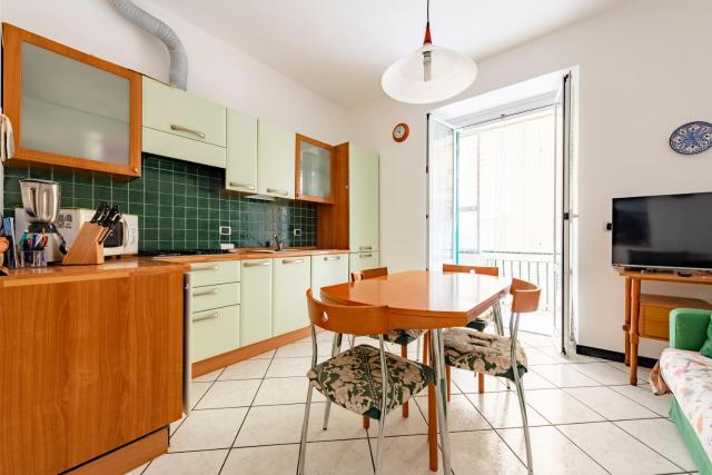 JOIVY Cosy flat with parking in Chiavari