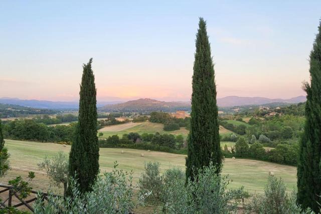 Pevoni - 1 Bed apartment with stunning Tuscan views