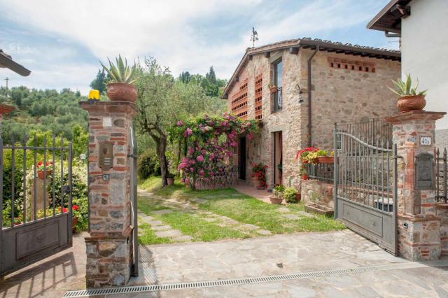 Romantic farmhouse villa Pallina to sleep 5 guests