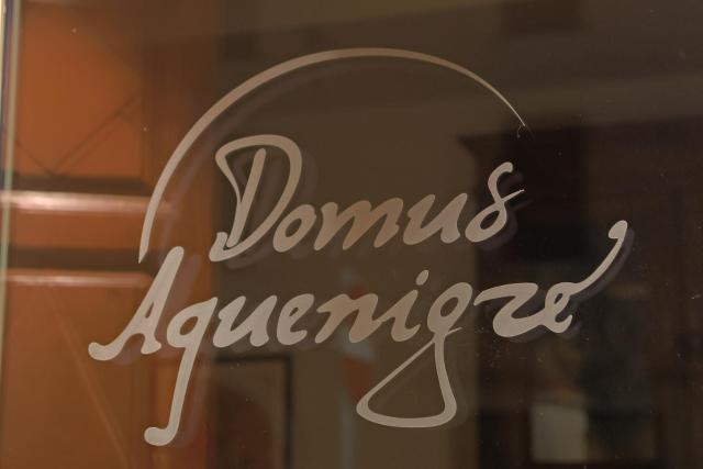 DOMUS AQUENIGRE