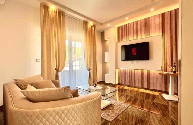 Golden Elegance Suite