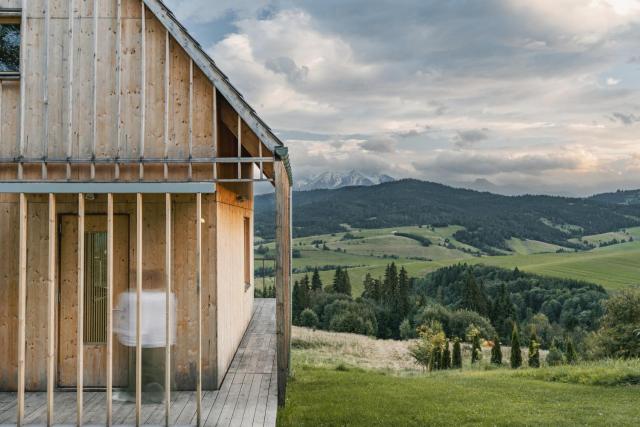 HONAY HOUSE with a stunning view of MOUNTAINS