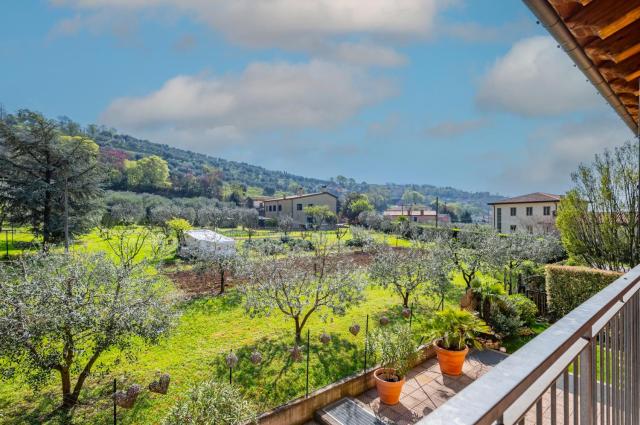 Into The Green! Arquà Petrarca Flat & Garage