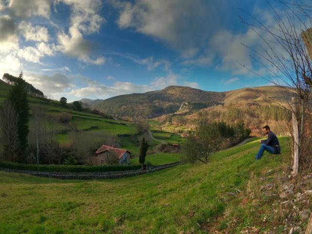 Charming Riverside Cottage in Carmona, Cantabria