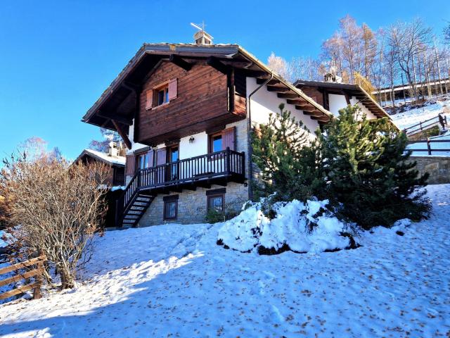 Chalet Panoramico vicino ad Aosta e pila