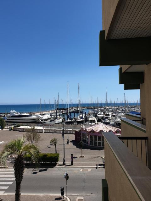 Nettuno apartment city center sea view