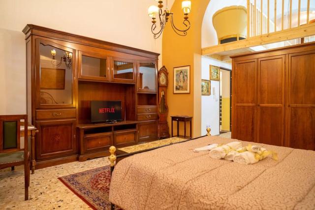 Elegant Apartment in the Heart of Taranto w WiFi