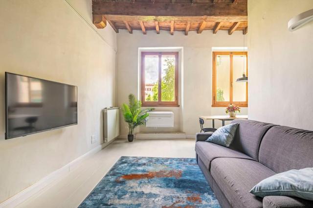 Modern Loft 1 min to Basilica of Santa Croce