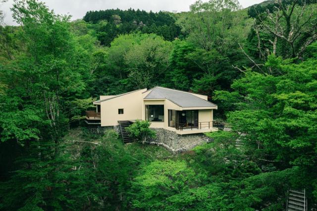 AKNOT hakone 大涌谷を望むモダニズム建築 東京から90分