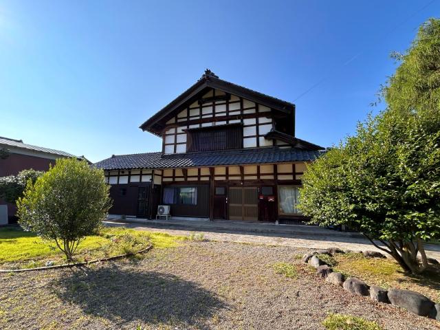 Traditional Japanese Style Vacation Rentals ToBay 古民家民泊藤兵衛