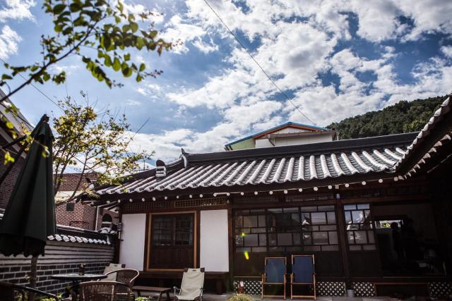 Bonghwangjae Hanok Guesthouse