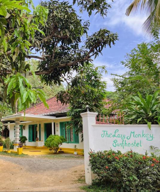 Lazy Monkey Surfhostel - Sri Lanka