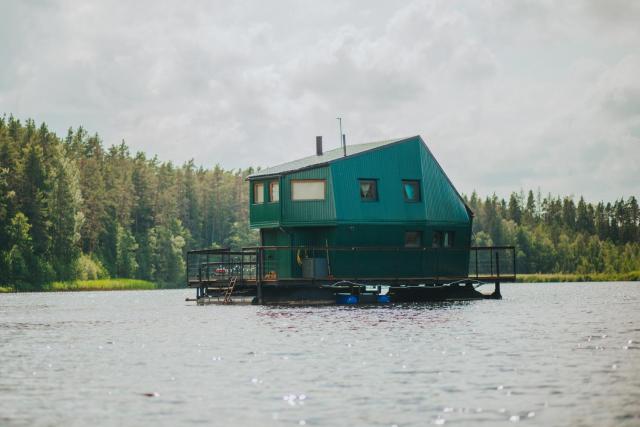 Floating guest house Musters