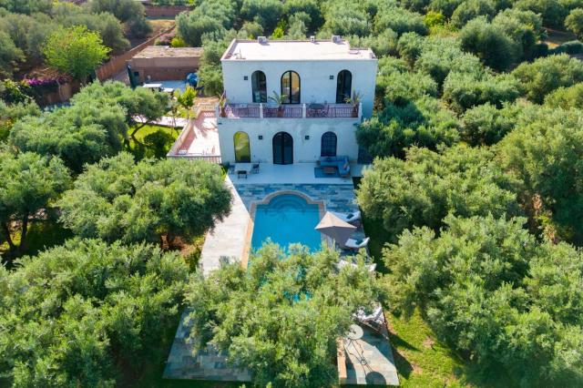 Villa SOUAD avec piscine privée & jardin