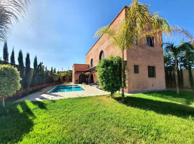 villa a marrakech with warm pool