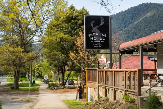 The Harrietville Snowline Hotel