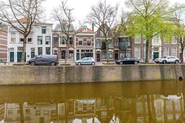 Historisch grachtenpand in centrum Gouda