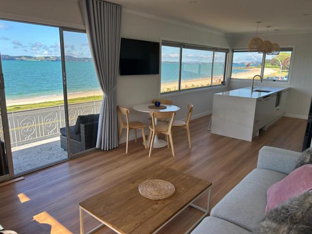 Maraetai Beachfront Retreat