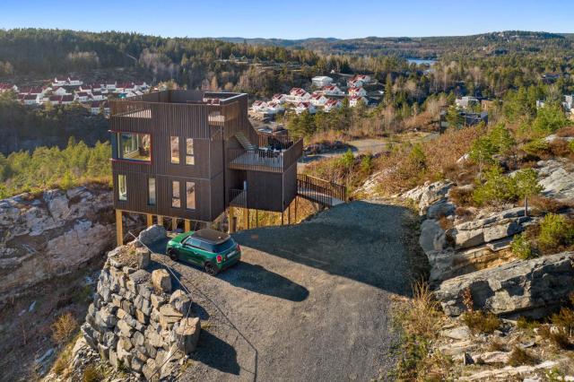 sea, lake and hill view - TheHumanBirdHouseRetreat