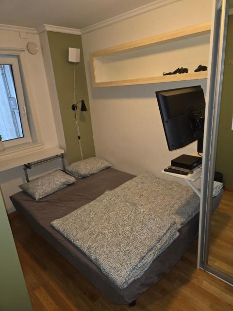 Bedroom in shared apartment for short term stays