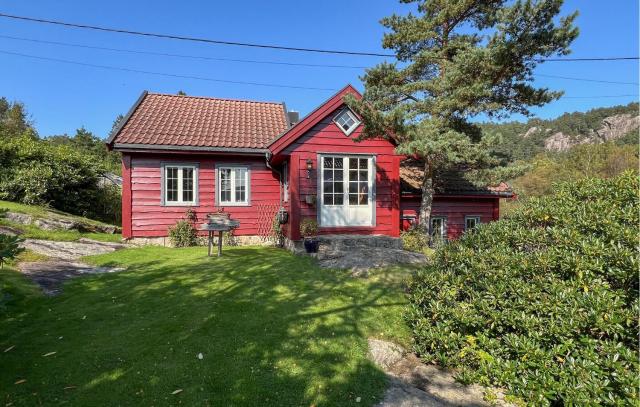 2 Bedroom Lovely Home In Lindesnes