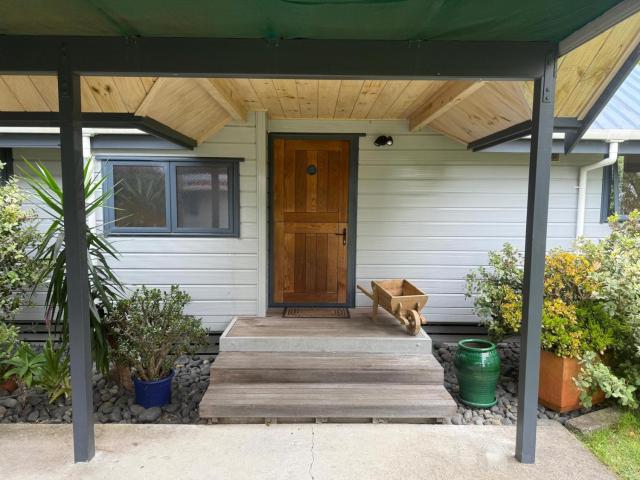 Whitianga Riverfront Cottage