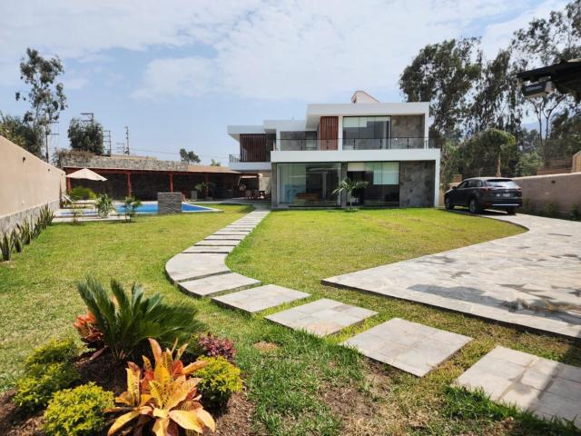 Casa de campo de estreno en Cieneguilla, Lima-Perú