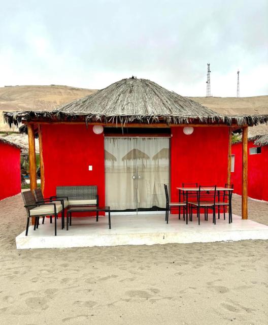 Bungalows frente al mar en playa Wakama