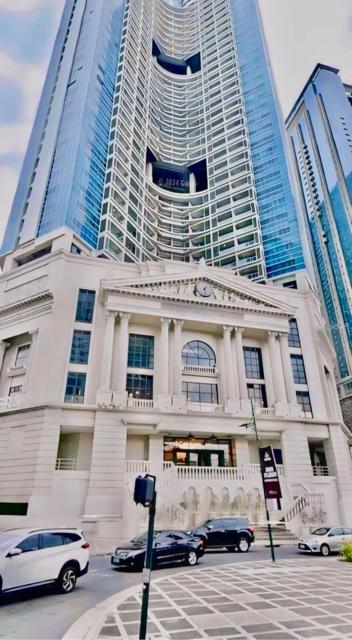 Uptown Parksuites BGC Tower 2 with Balcony