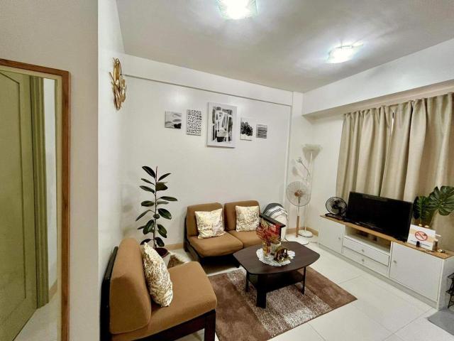 2BR Northpoint Condo near Abreeza and SM with WIFI and Netflix