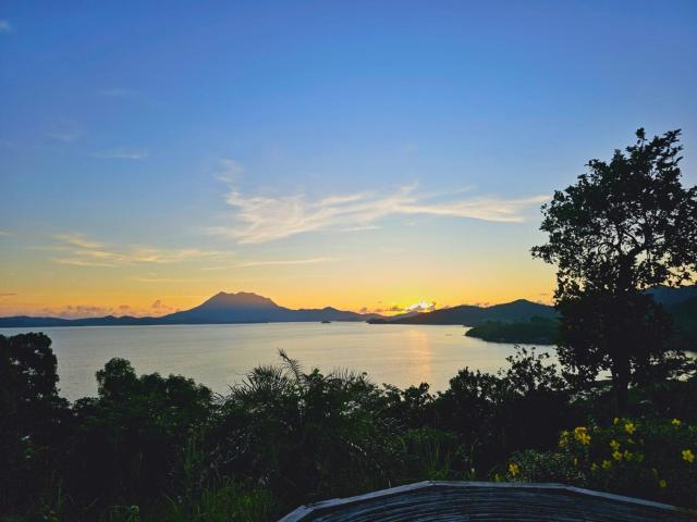 DK2 Resorts - Waddy Bay Views - Fast Internet & Northern Palawan Gateway