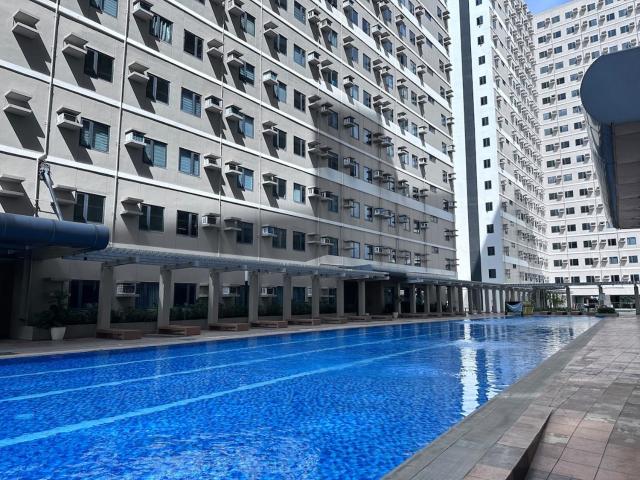 642 - Quiet & secured condo in Cavite with HI speed WIFI