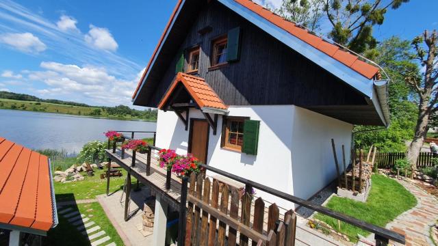 Lake House Podwilczyn with sauna, beach, amazing view, forests and bikes