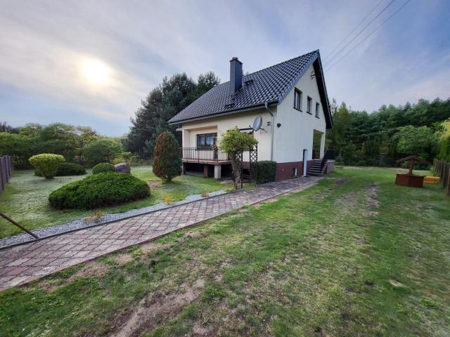 Ferienhaus am Waldrand in der Nähe eines Badesees