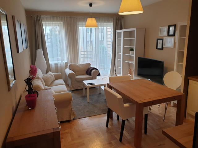 APARTAMENT KLONOWA 3 POKOJE