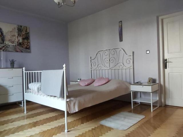 Apartament na parterze 2 pokoje i kuchnia