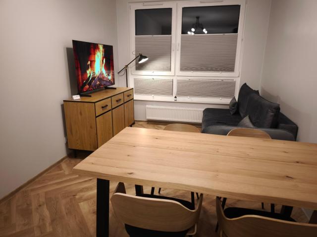 Duży 6 osobowy Apartament, Duży Parking, Zameldowanie 24h, FV, Ekspres, XBOX, Klimatyzacja, Samo centrum miasta