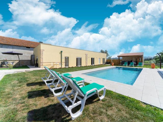 Rural holiday home in Netos-Almagreira with pool