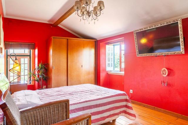 B&B Quarto Vermelho Estilo Moderno