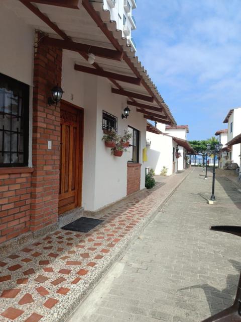 Espectacular cabaña en Coveñas - Sucre, Frente al mar!!!