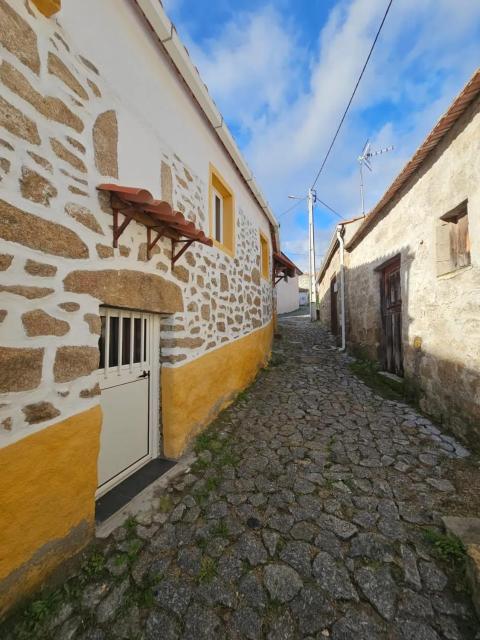 Charming House in Vila Nova de Foz Coa with Private Entrance