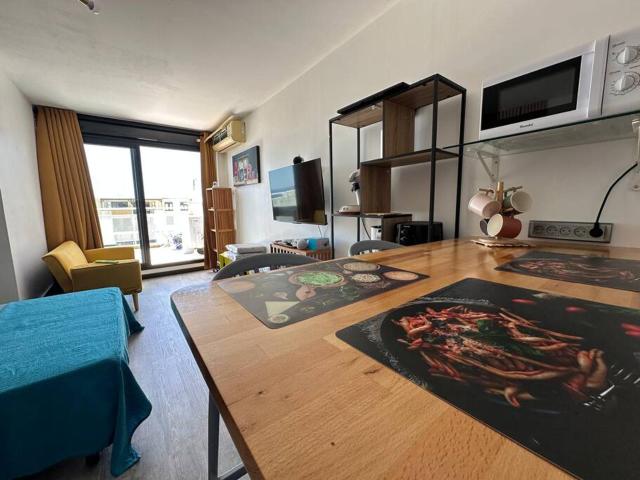 StuDio 75 pour 2 personnes avec terrasse - vue mer