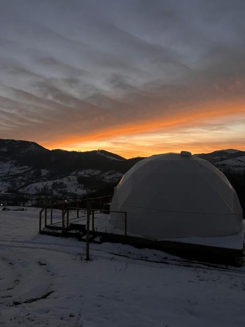 Tranquil Dome - Manta's Retreat Glamping Cornereva