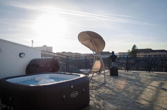 PentGarden penthouse jacuzzi